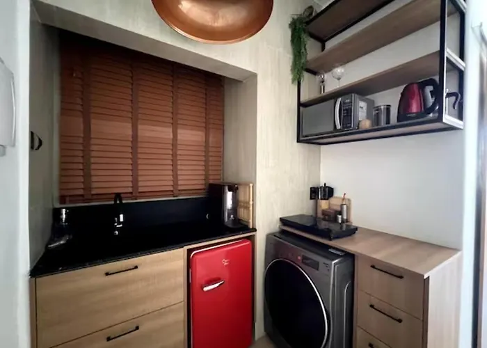 Newly Renovated Stylish Pad
